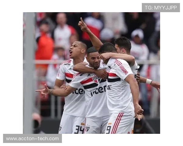 圣保罗与巴竞技激战正酣比分悬念迭起精彩瞬间回顾